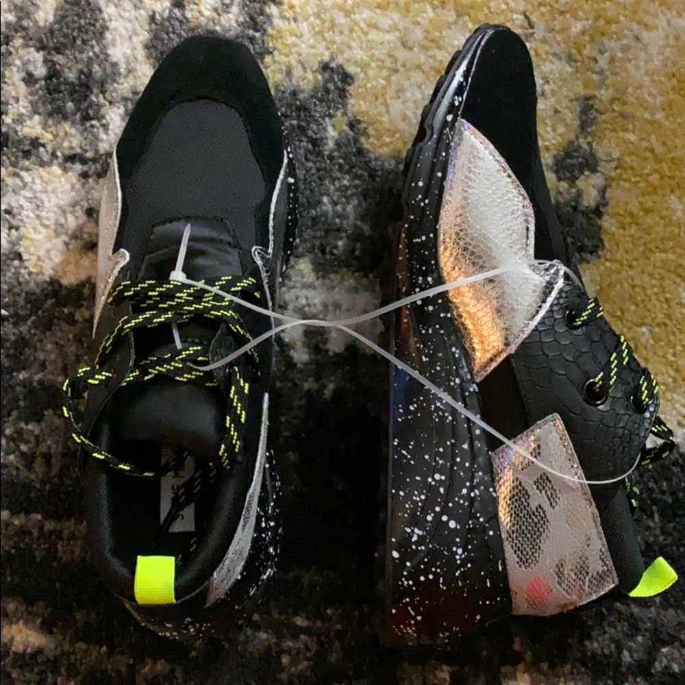 STEVE MADDEN Black and Silver Cliff Sneakers NWT